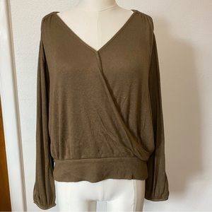 Banana Republic Cropped Sweater Size Medium